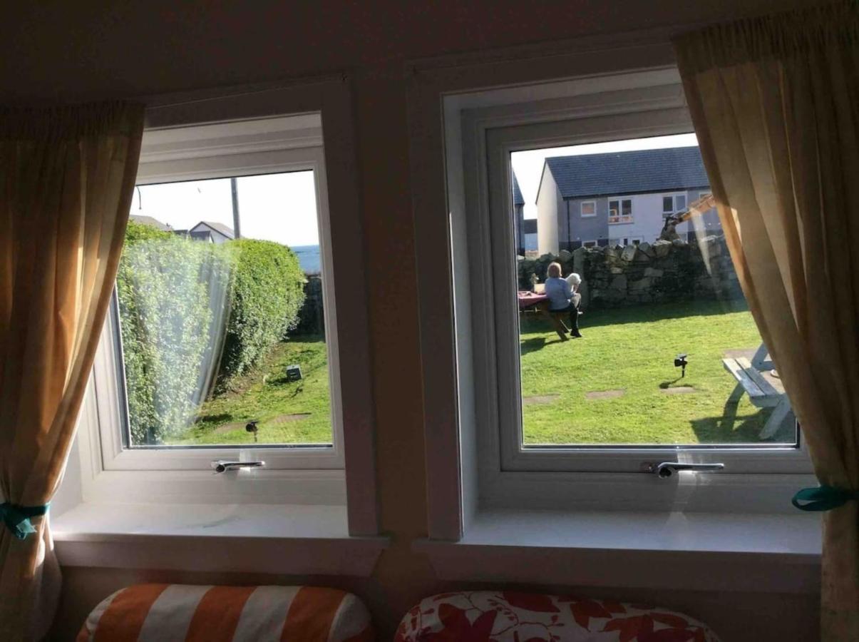 Quaint And Quirky Former Crofters Cottage In Port Ellen Exterior photo