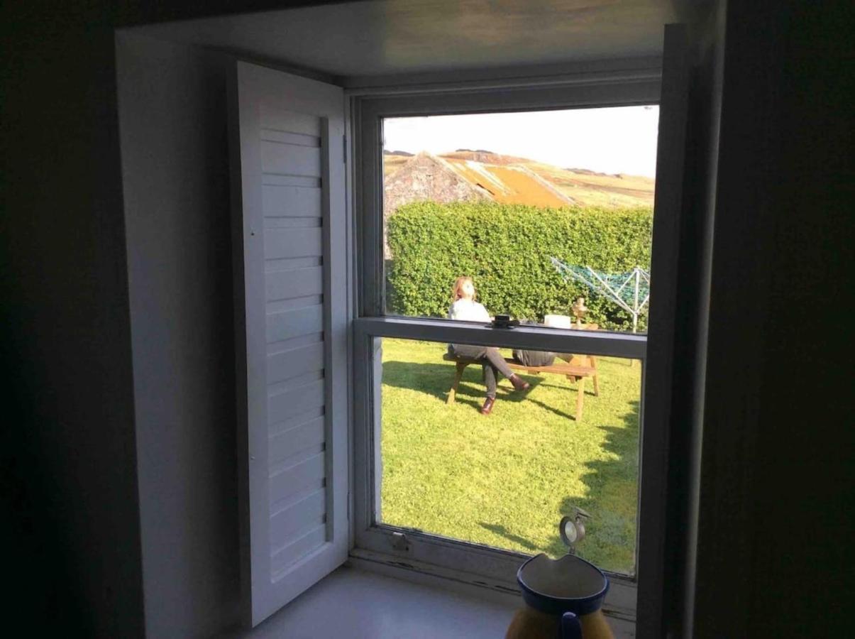 Quaint And Quirky Former Crofters Cottage In Port Ellen Exterior photo