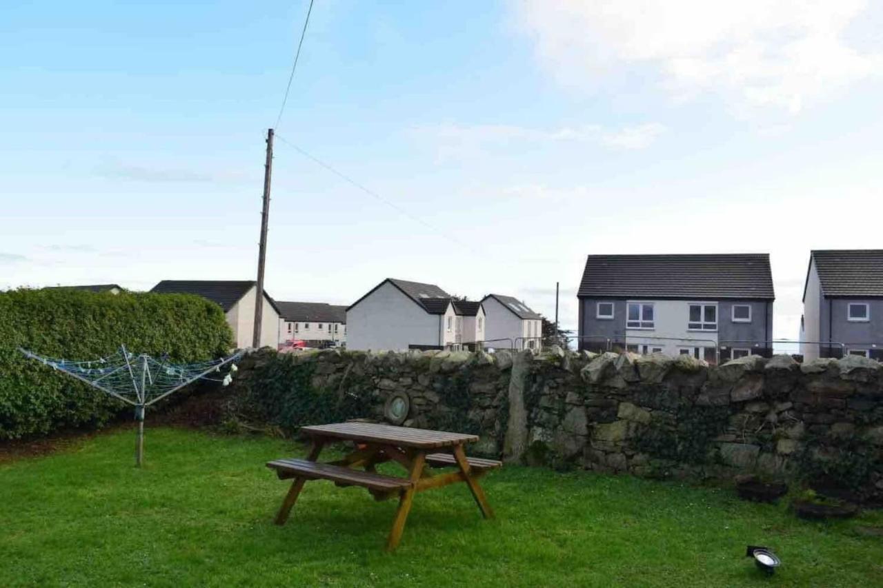Quaint And Quirky Former Crofters Cottage In Port Ellen Exterior photo