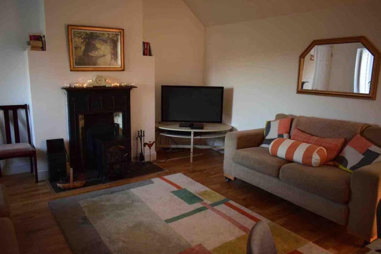 Quaint And Quirky Former Crofters Cottage In Port Ellen Exterior photo