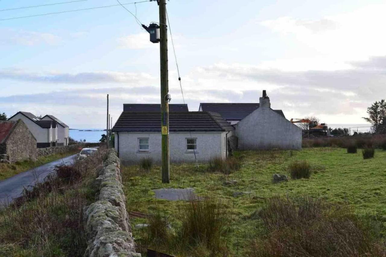 Quaint And Quirky Former Crofters Cottage In Port Ellen Exterior photo