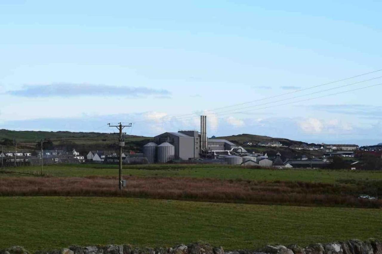 Quaint And Quirky Former Crofters Cottage In Port Ellen Exterior photo