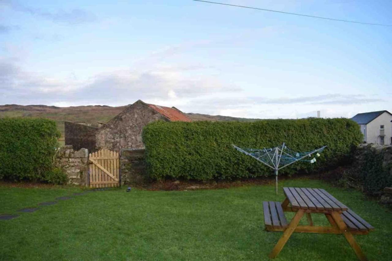 Quaint And Quirky Former Crofters Cottage In Port Ellen Exterior photo
